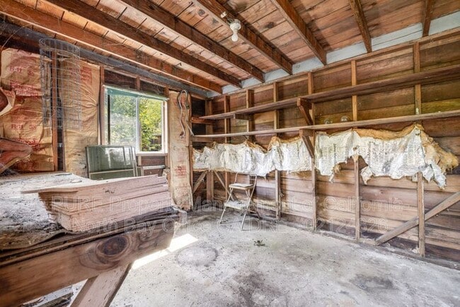 Building Photo - 1536 Madrona Ave