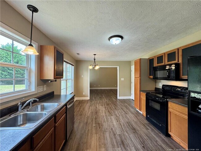 Building Photo - 230 Hunters Creek Dr