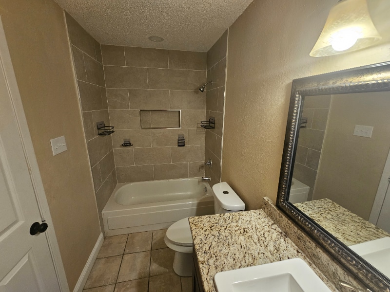 Building Photo - 2500 E Park Blvd