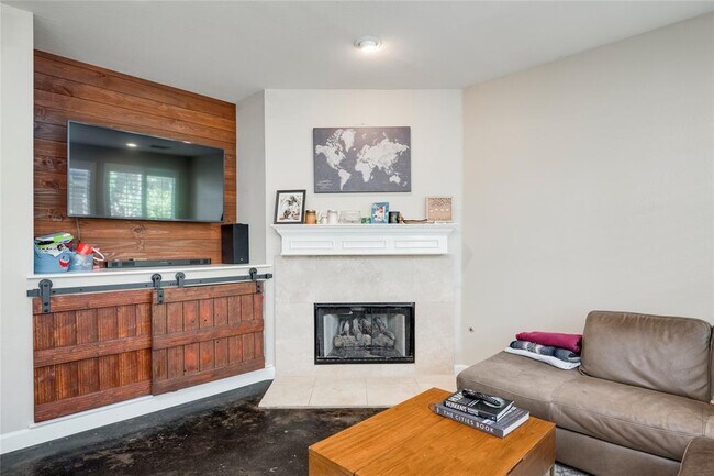 Building Photo - 2729 Kinney Oaks Ct