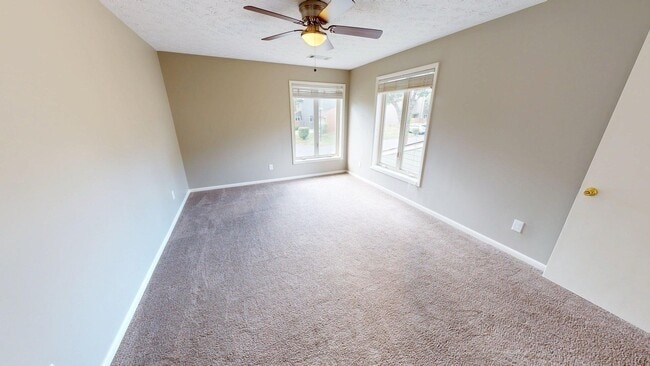 Building Photo - 2140 Fort Harrods Dr