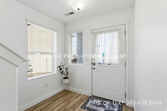 Building Photo - 10847 Big Meadow Dr