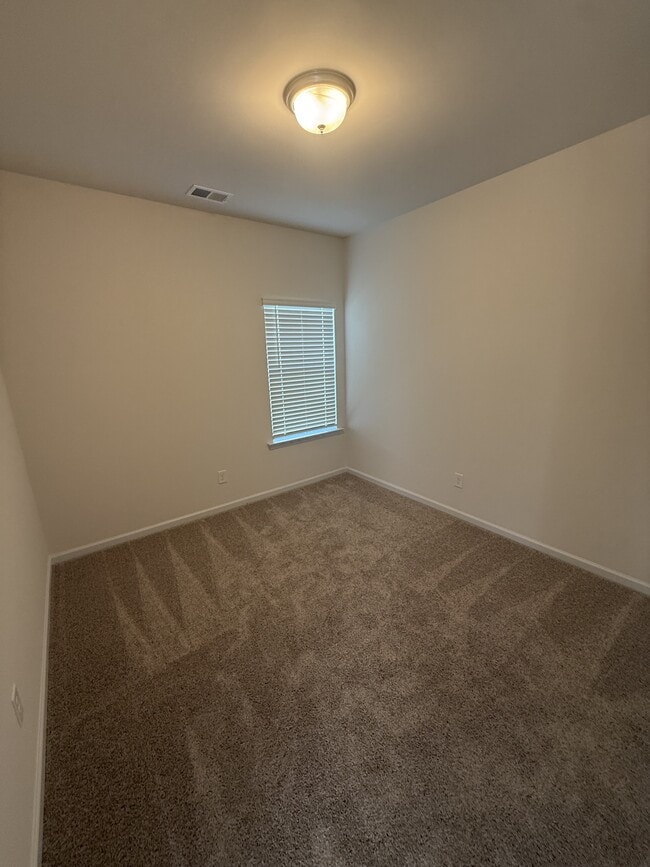 Building Photo - 184 Fair Oak Ln