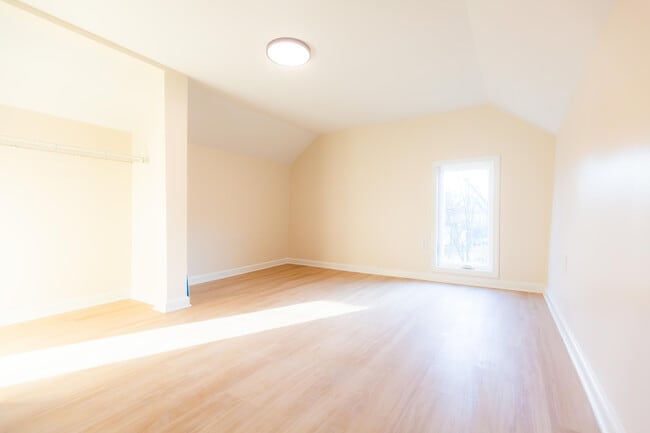 Building Photo - 942 Hawkins - Cummins Rd