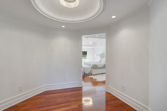 Building Photo - 16343 Sims Rd