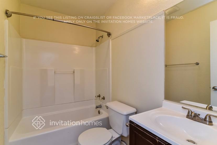 Building Photo - 321 Honeysuckle Terrace