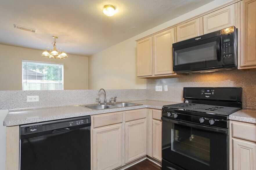 Building Photo - 8002 Scarlet Tanager Dr