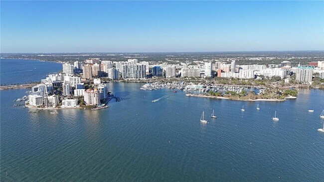 Building Photo - 750 N Tamiami Trl