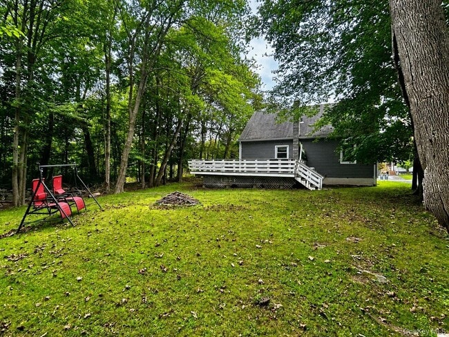 Building Photo - 17 Greenview Ave