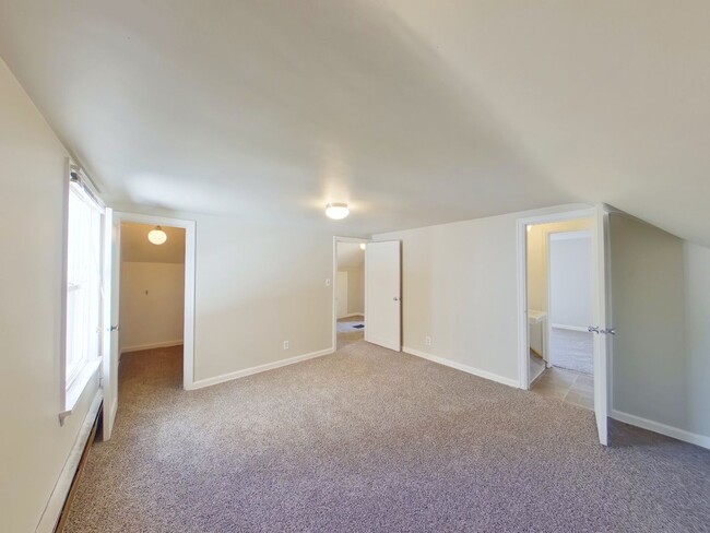 Building Photo - Updated 4 bedroom in South Eugene