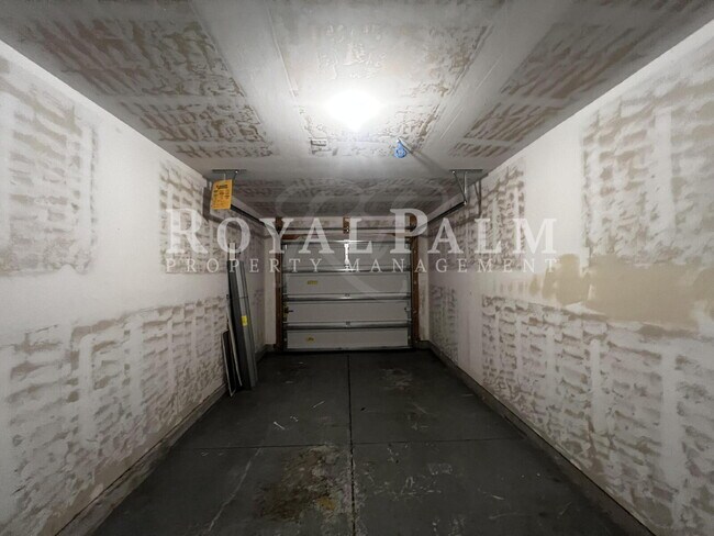 Building Photo - The Secret? Space. The Gift? $500 Off! APPLY BY NOVEMBER 30th  – 4BR Lakeview Home in Vistanna Vi...