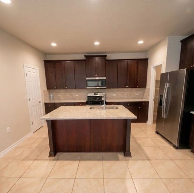 Building Photo - 1806 Los Olivios Wy