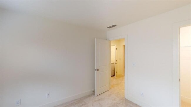 Building Photo - 2253 Mulsanne Dr