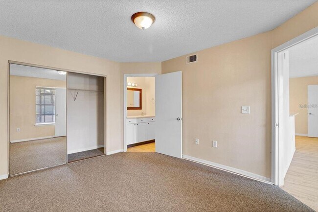 Building Photo - 413 Fountainhead Cir