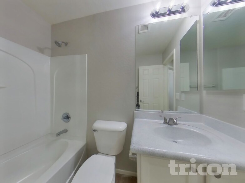 Building Photo - 14953 N 142nd Dr.