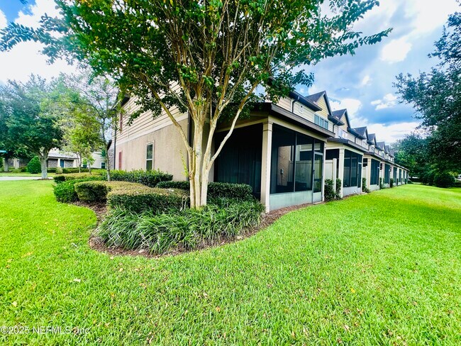 Building Photo - 13950 Berryview Rd