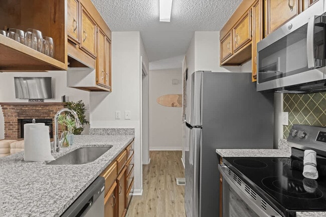 Building Photo - 5130 River Bluff Ln