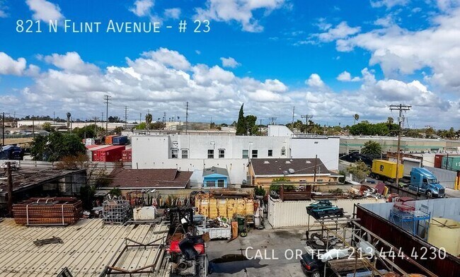 Building Photo - 821 N Flint Ave