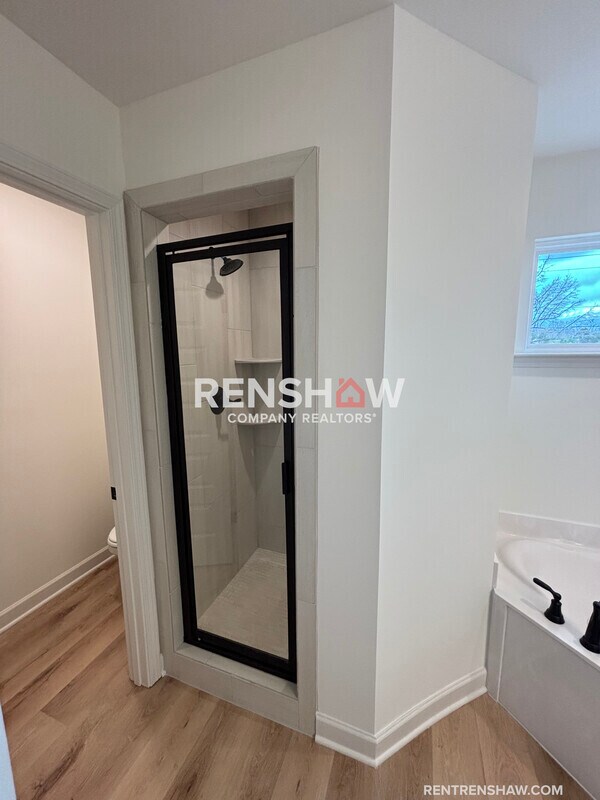 Building Photo - 6522 John Hamilton Wy E