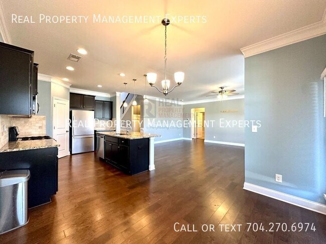 Building Photo - 7839 Sawgrass Ln