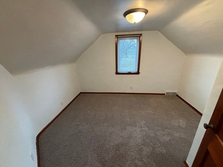 Upper Bedroom 2 - 817 5th St S