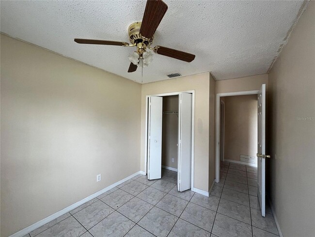 Building Photo - 2131 Rj Cir