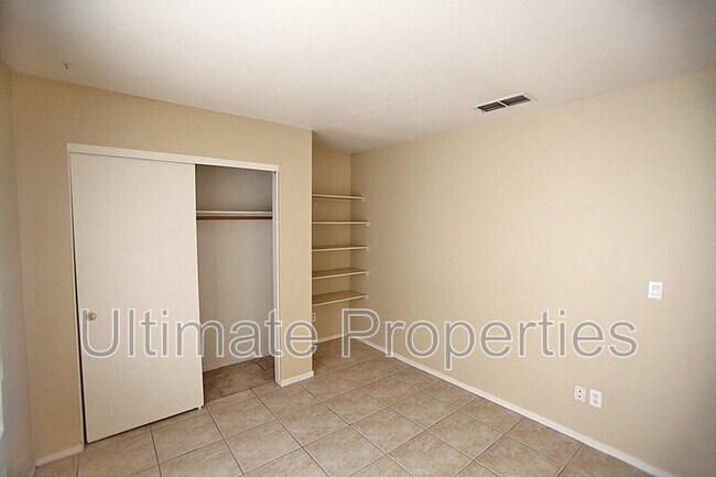 Building Photo - 1414 W Villa Maria Dr