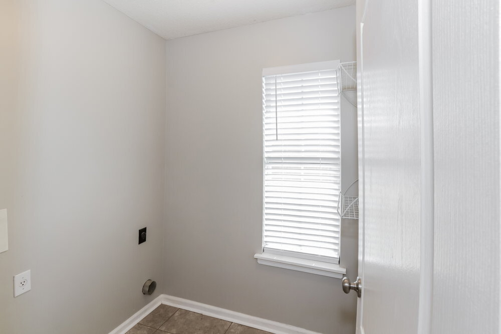 Building Photo - 1329 Annesdale Dr