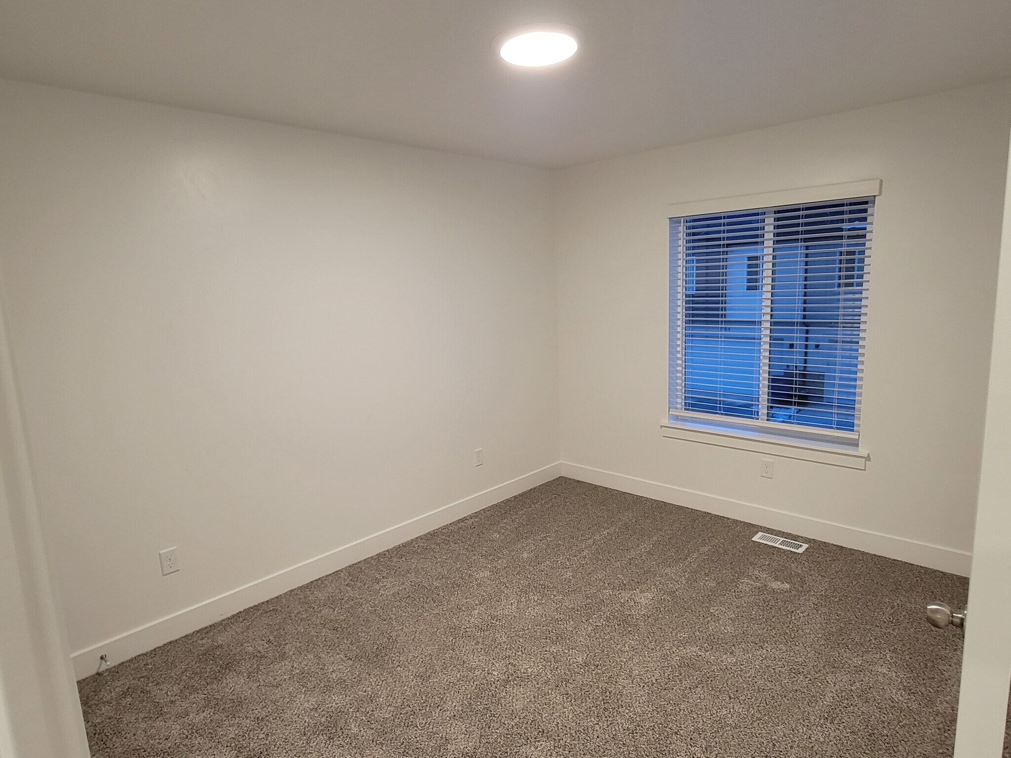 Building Photo - 3143 S 350 W