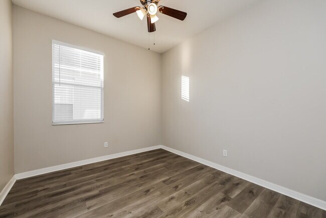 Building Photo - 8610 Sandy Plains Dr