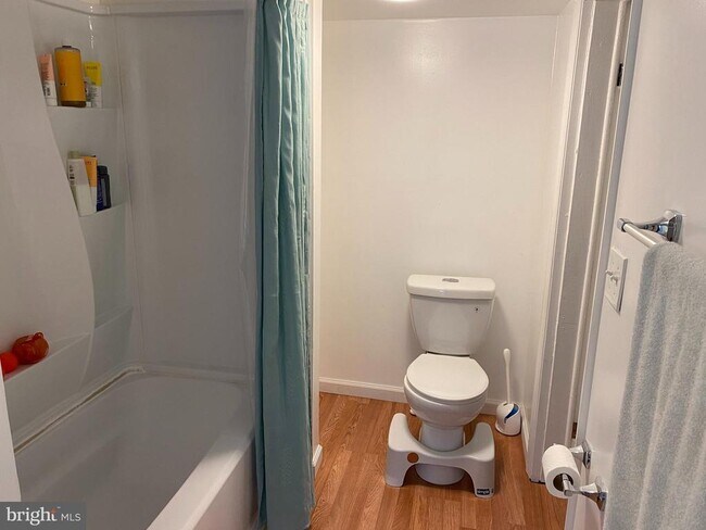 Building Photo - 359 W Main St