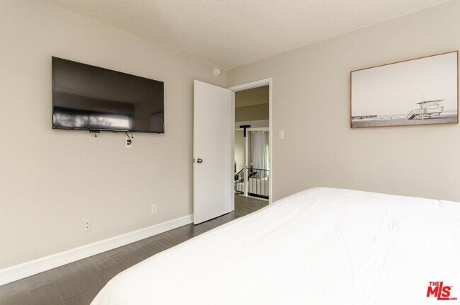 Building Photo - 18065 Coastline Dr