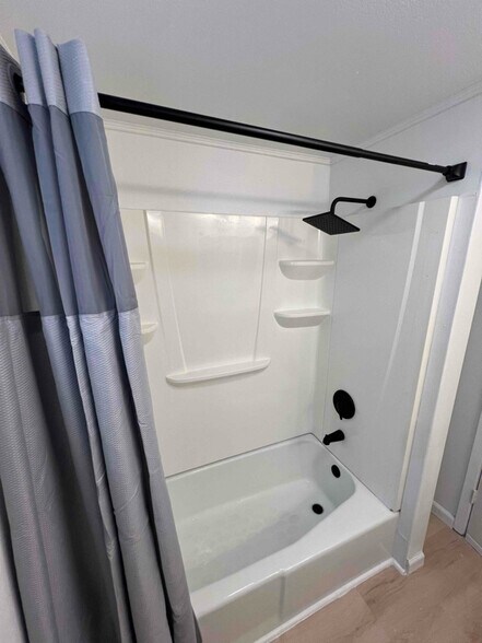 Building Photo - 531 Ditmar St