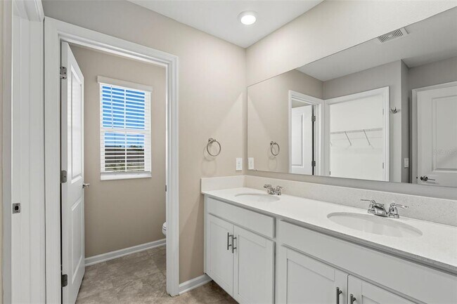 Building Photo - 724 Daring Dr