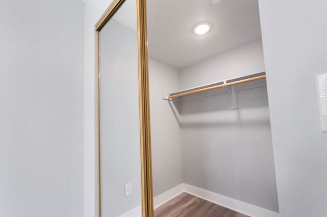 Building Photo - This beautiful and updated 4 Bed / 3 Bath apartment in a prime Boyle Heights location is now avai...