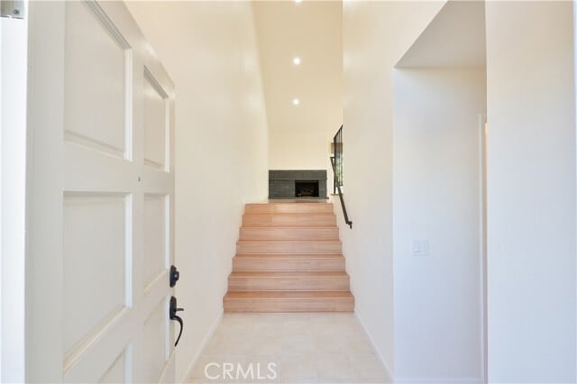 Building Photo - 716 Blue Oak Ave