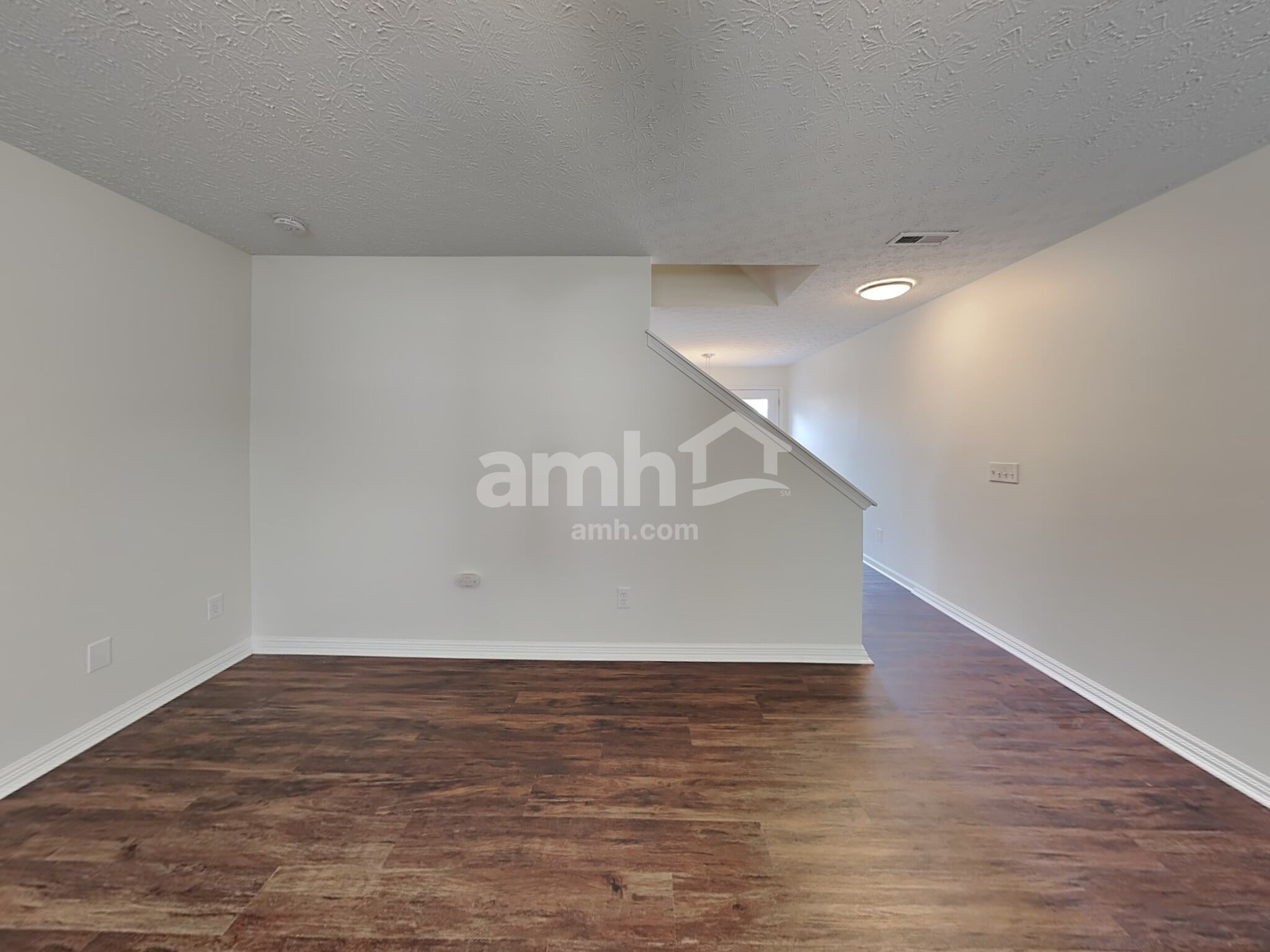 Building Photo - 1395 Ithaca Dr