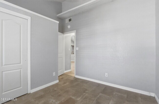 Building Photo - 11734 Stone Castle Dr