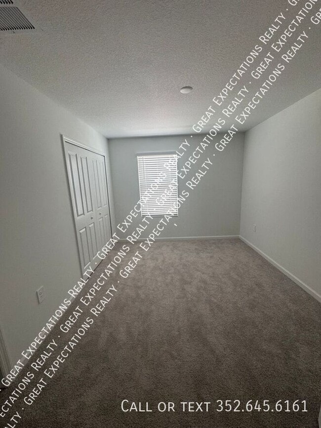 Building Photo - 4923 SW 81st Loop