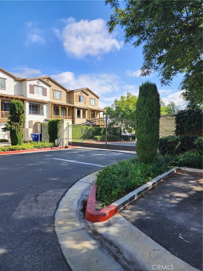 Building Photo - 22919 Mariposa Ave