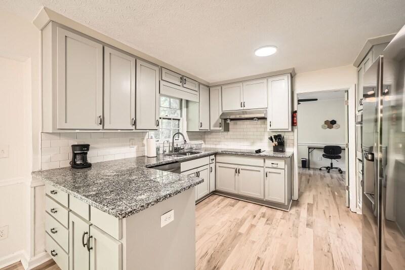 Building Photo - 466 Raven Springs Trail