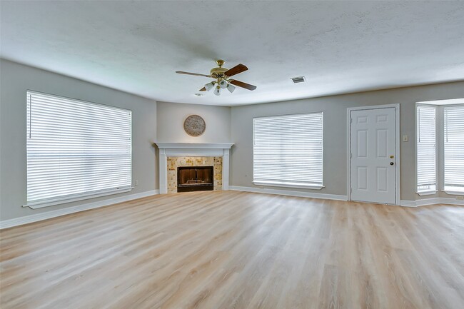 Building Photo - 14002 Wheatbridge Dr