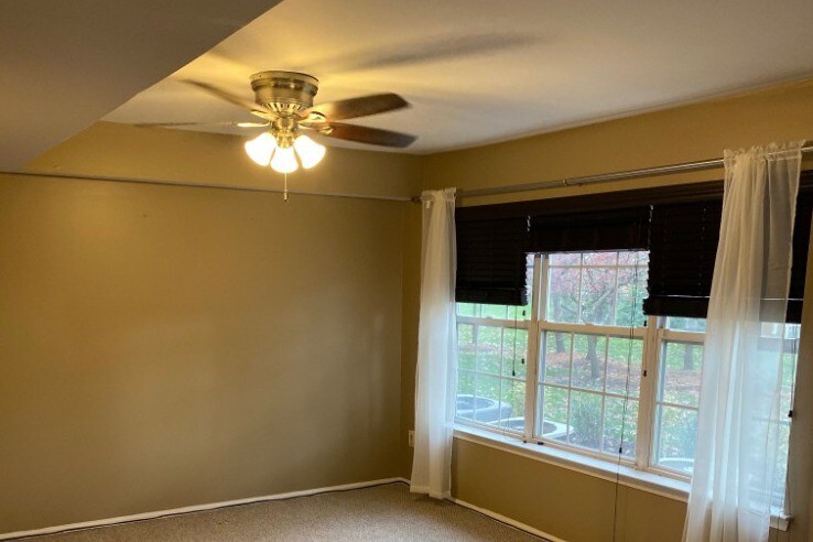 Building Photo - 505 Plymouth Rd