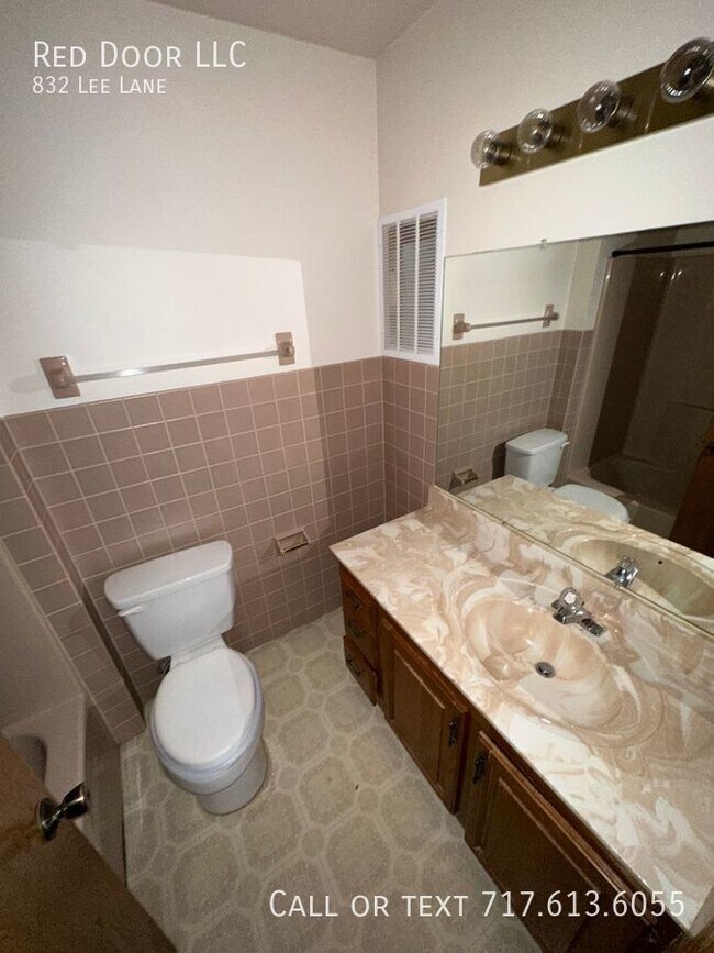 Building Photo - 832 Lee Ln