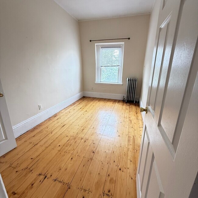 Building Photo - 86 Ellery St
