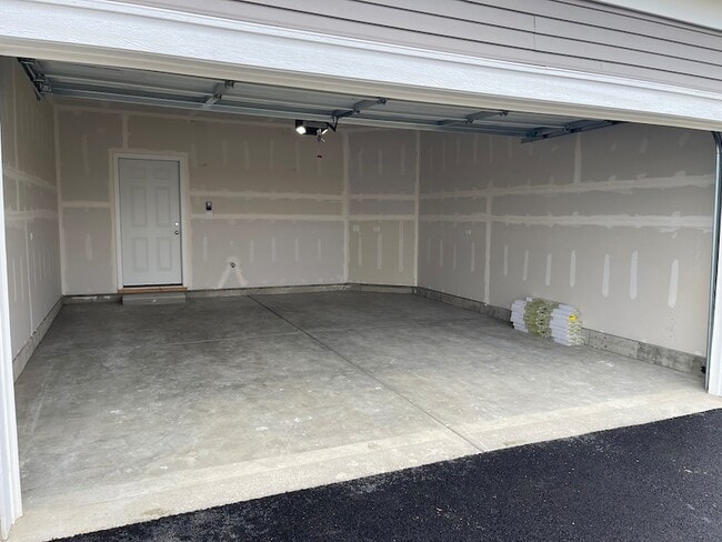 Building Photo - 721 Dropseed Ln