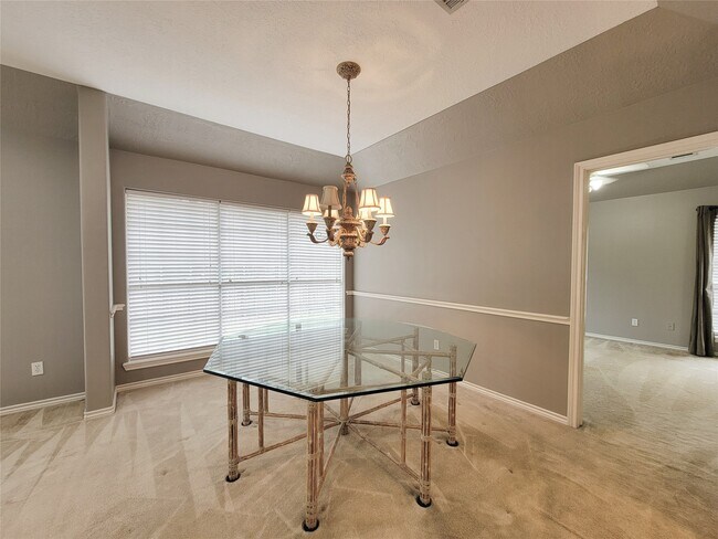 Building Photo - 309 Rolling Hills Dr W