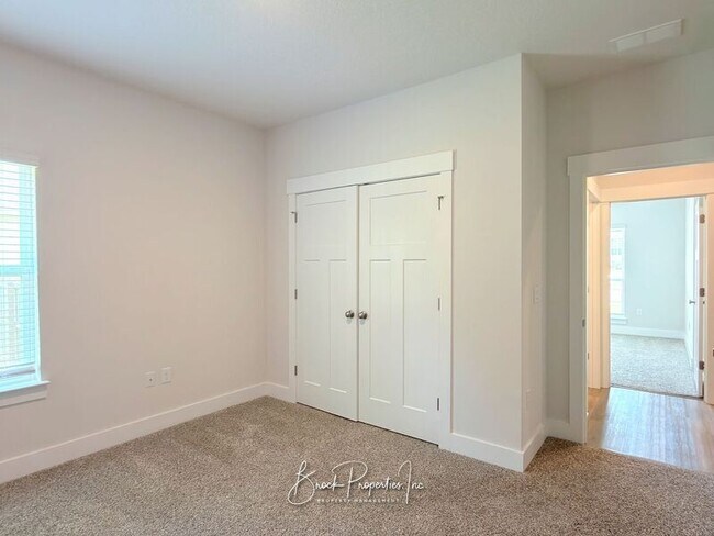 Building Photo - 6052 Rutherford Lp