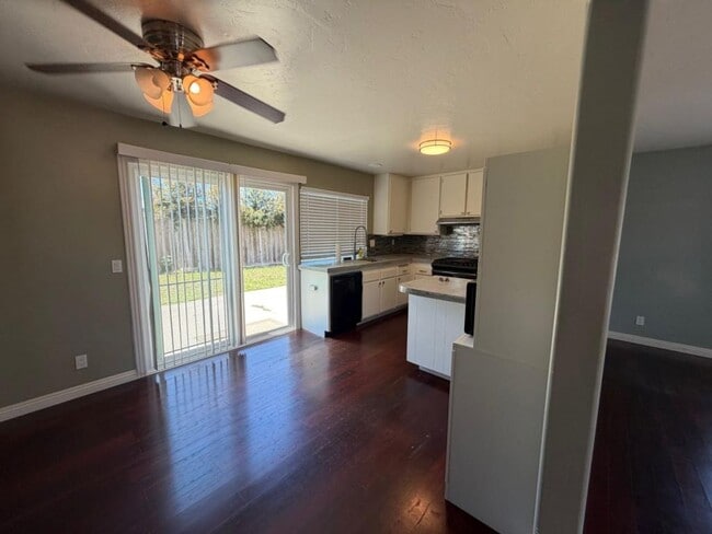 Building Photo - 10874 Eberly Ct