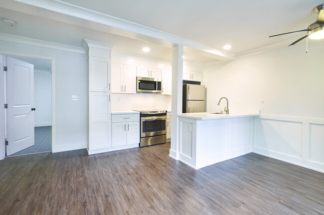 Ladera 1 Bed, 1 Bath Kitchen/Dining/Living - Ladera Apartments